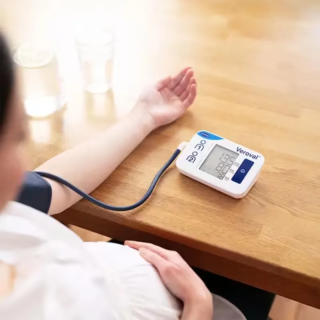 Tensiomètre de bras Veroval - Hartmann 4